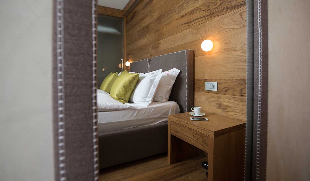 exclusive suite 04