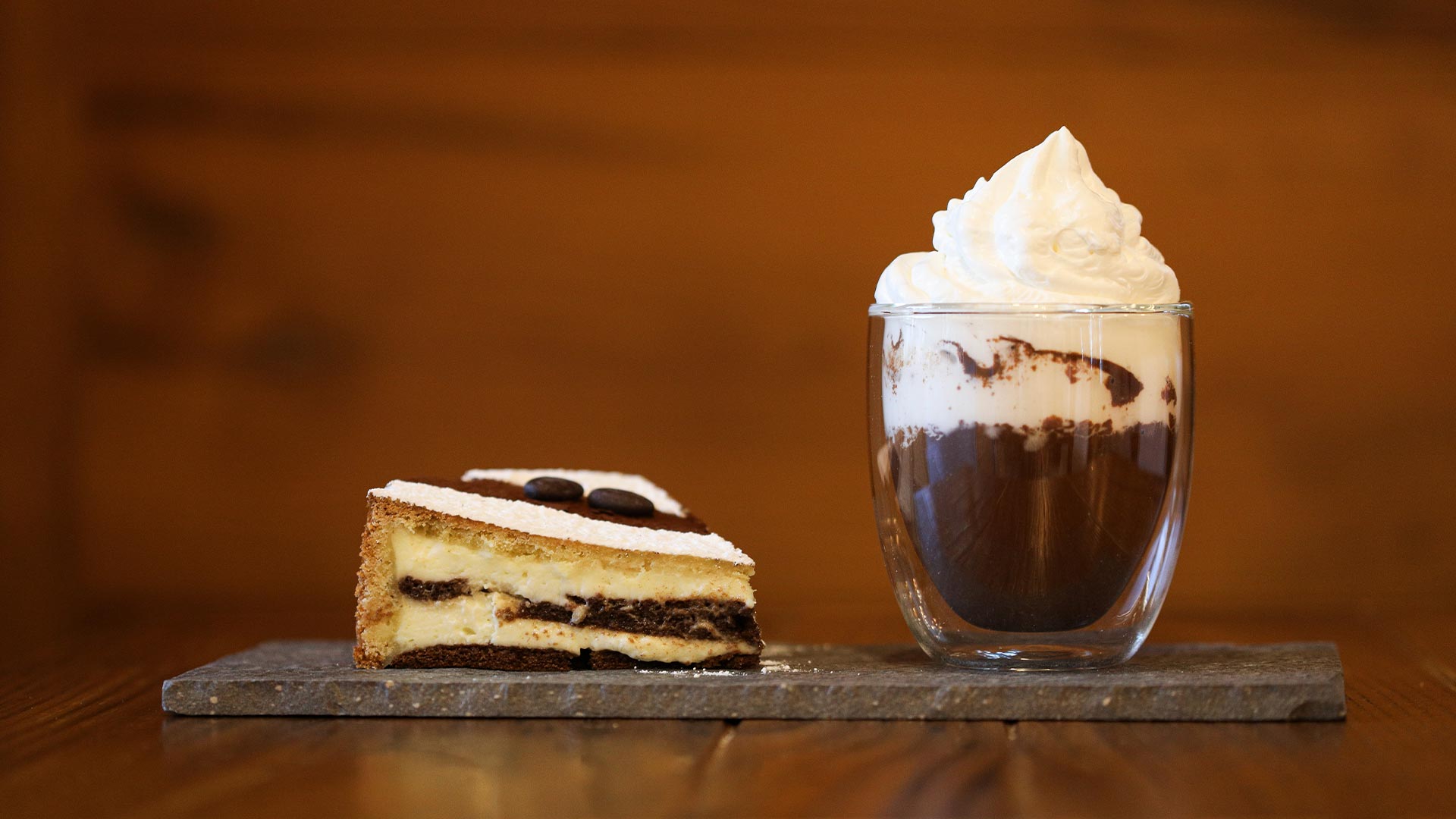 torta e cioccolata con panna